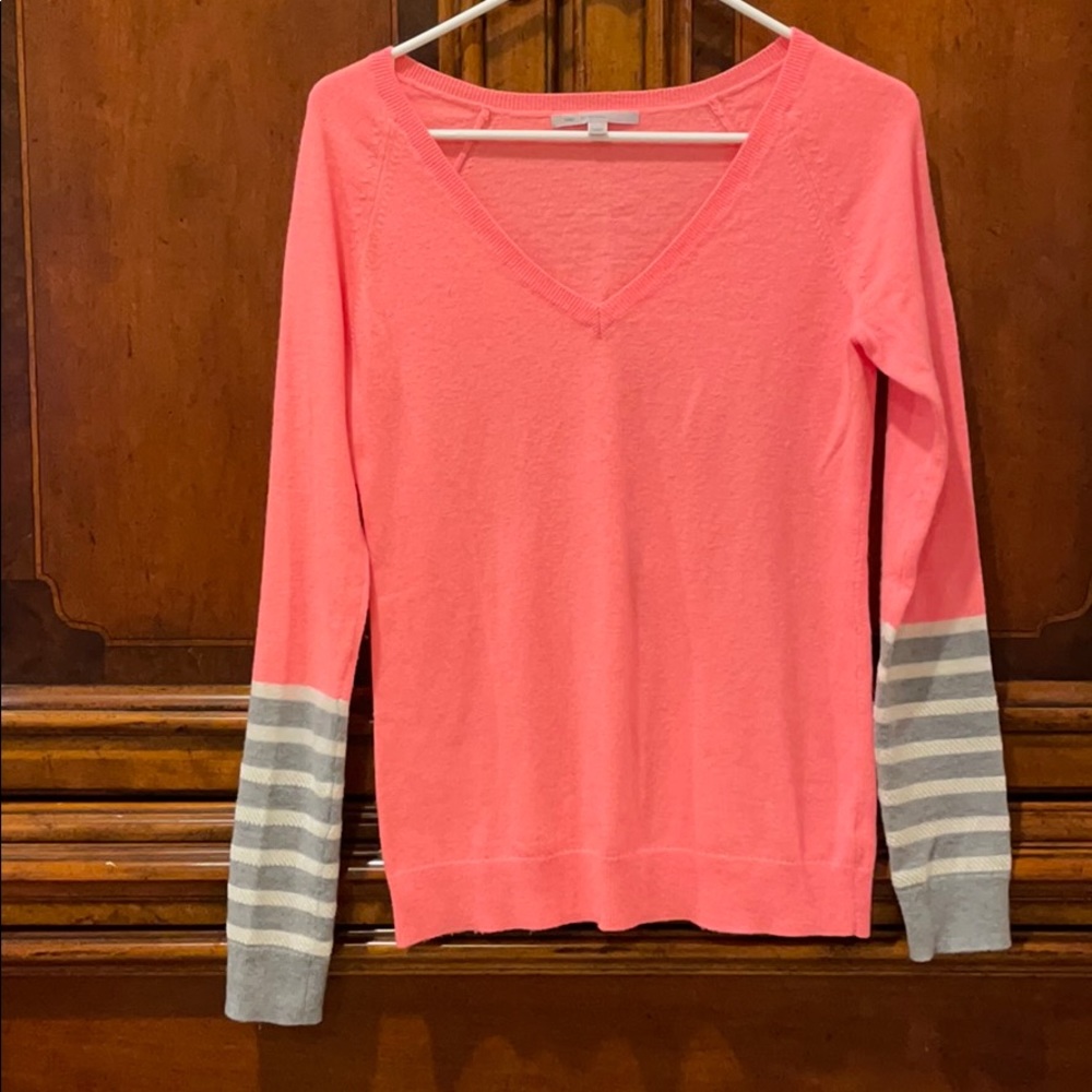 GAP Women Size XS Coral Sequins on end of Long Sleeve Wool Thin Knit Pullover